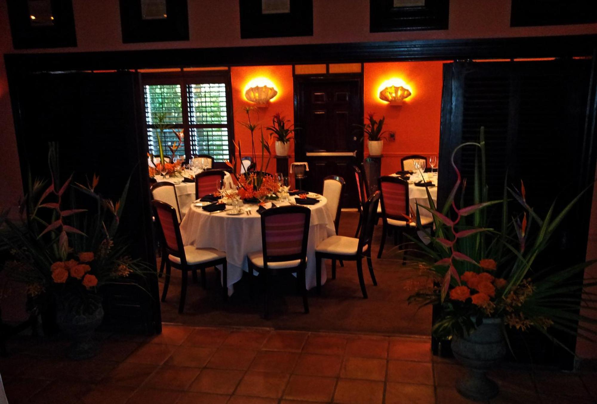 The Caribbean Court Boutique Hotel Веро Бийч Стая снимка