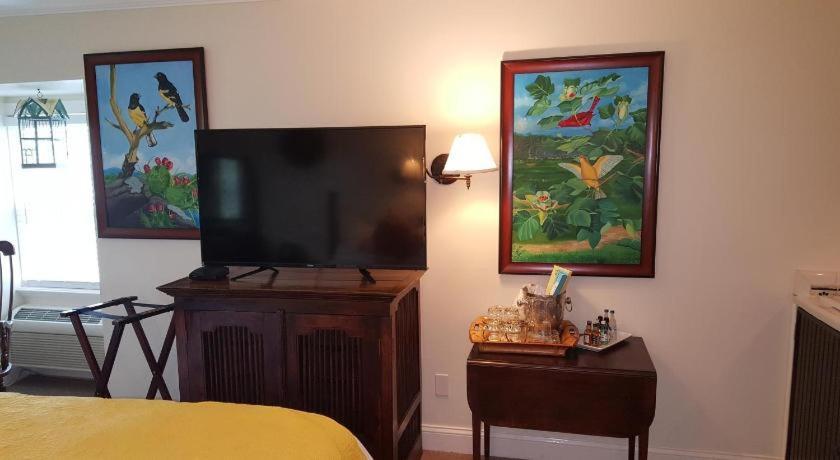 The Caribbean Court Boutique Hotel Веро Бийч Екстериор снимка