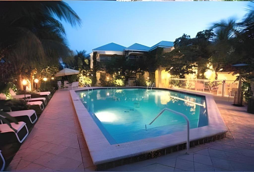 The Caribbean Court Boutique Hotel Веро Бийч Съоръжения снимка