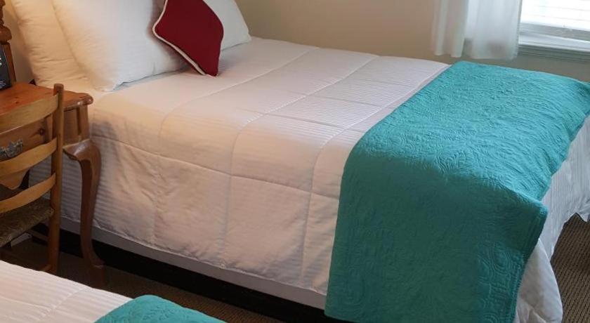 The Caribbean Court Boutique Hotel Веро Бийч Екстериор снимка