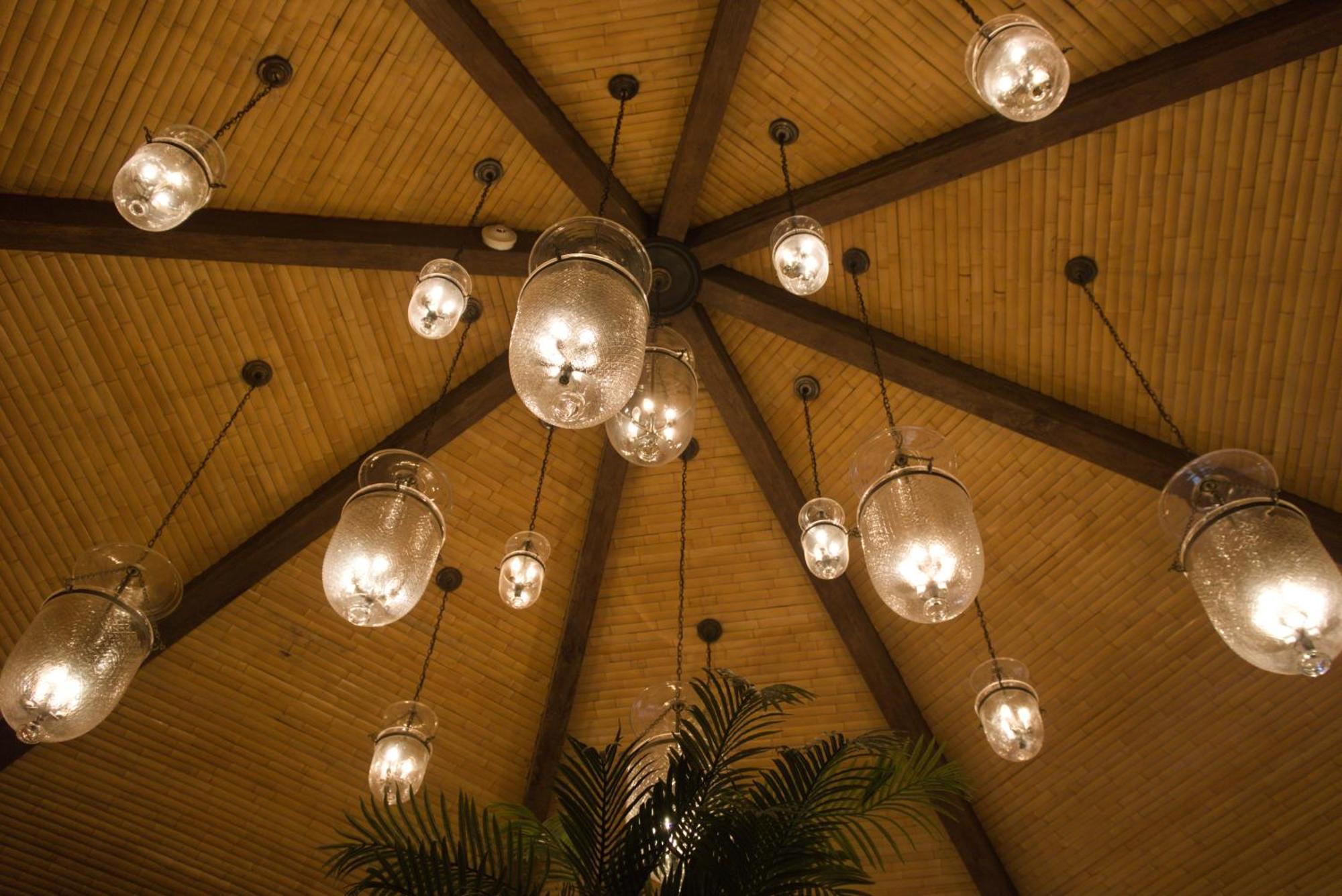 The Caribbean Court Boutique Hotel Веро Бийч Екстериор снимка